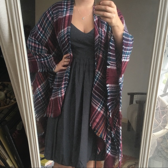 Shawl - Picture 5 of 8